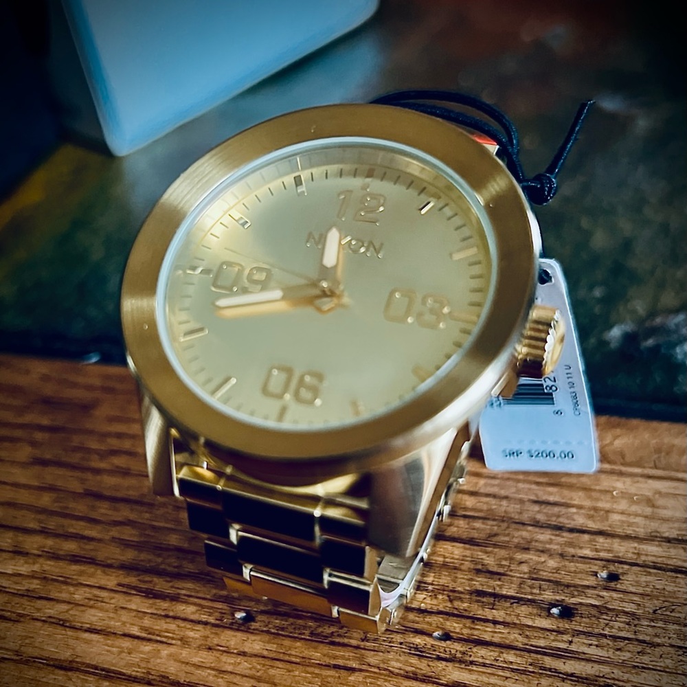 Nixon Corporal SS - All Gold - Like New